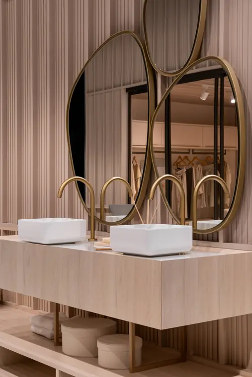 Banheiros e lavabos — projeto Italínea na Italínea Vernazza Design, Francisco Beltrão